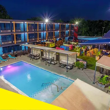 Bposhtels Houston Hostel